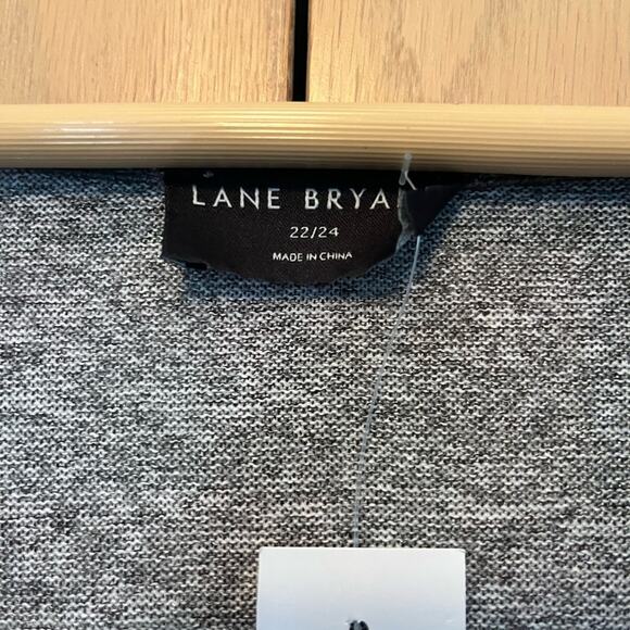 NWT Lane Bryant Crossover Top - Picture 2 of 3